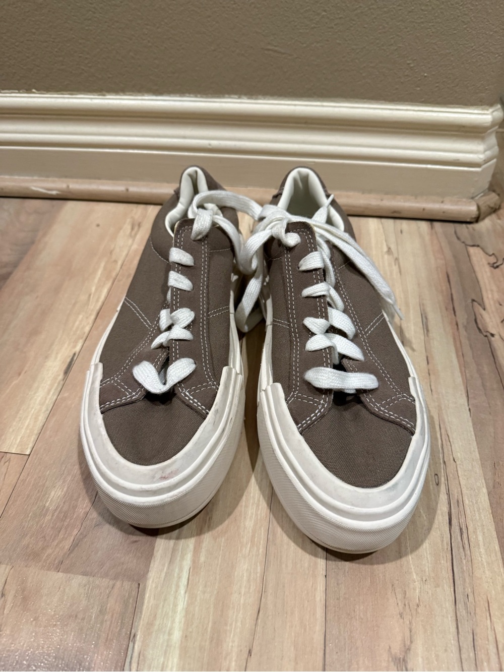 Women’s Converse Platform